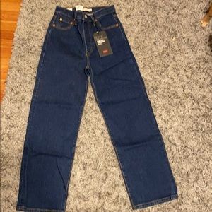 Women’s Levi’s Straight Leg Jeans